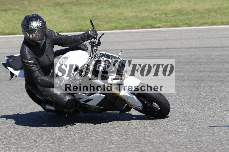 /Archiv-2025/48 25.08.2025 Cornu Master School ADR/blau-bleu/125